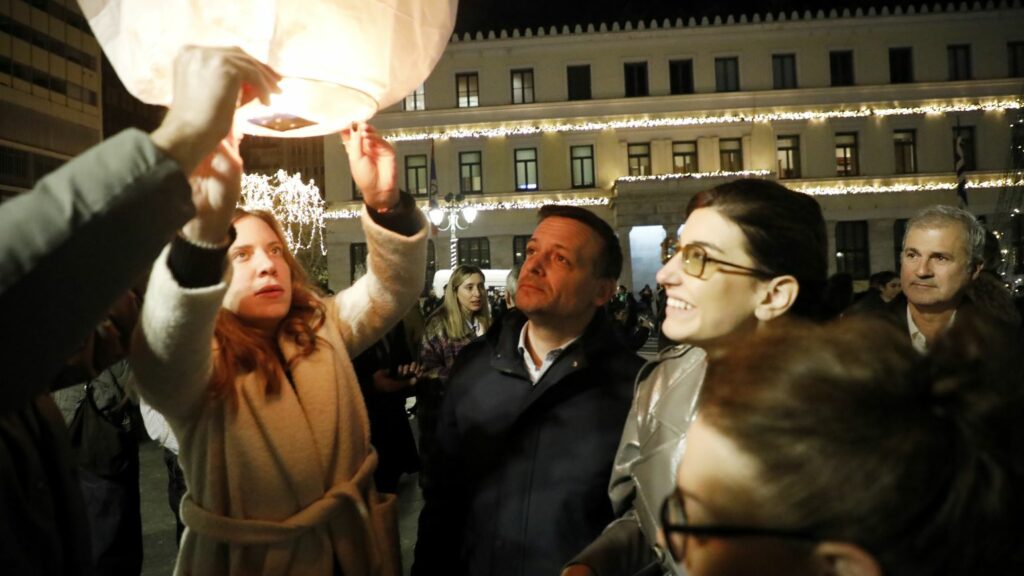 πλατεία κοτζιά, ευχές, φαναράκια, παραμονή χριστουγέννων