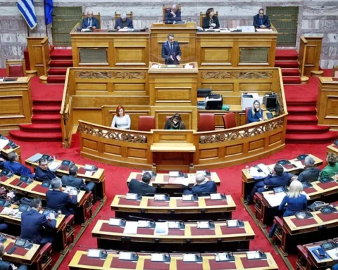 Βουλή: Προς ψήφιση το νομοσχέδιο για την ενδοοικογενειακή βία