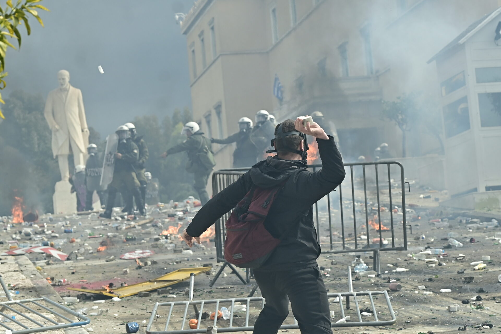  ΕΠΕΙΣΟΔΙΑ ΜΕΤΑ ΤΟ ΤΕΛΟΣ ΤΗΣ ΑΠΕΡΓΙΑΚΗΣ ΣΥΓΚΕΝΤΡΩΣΗΣ ΣΤΗΝ ΑΘΗΝΑ ΓΙΑ ΤΗΝ ΣΥΜΠΛΗΡΩΣΗ ΔΥΟ ΧΡΟΝΩΝ ΑΠΟ ΤΟ ΣΙΔΗΡΟΔΡΟΜΙΚΟ ΔΥΣΤΥΧΗΜΑ ΤΩΝ ΤΕΜΠΩΝ